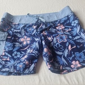 Art & Soul Blue Floral Sz. M Shorts Swim